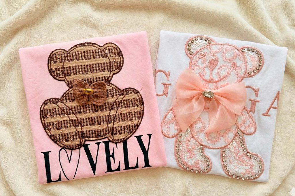 Apliques infantiles bordados con pedrería y lazo decorativo para ropa infantil